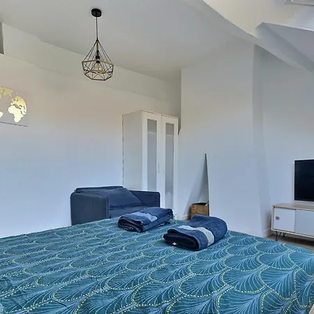 Le Duplex Centre أميا